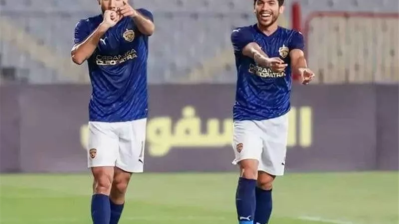 ايمن الرمادى : الأهلى طلب عودة قندوسى وتفعيل بند شراء شكرى