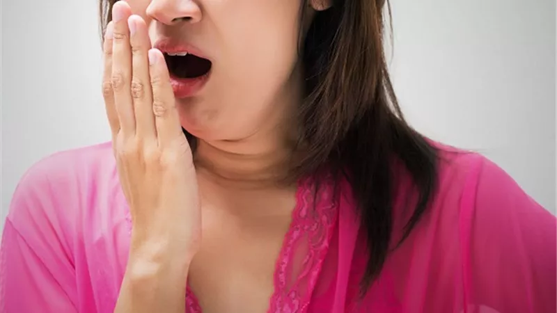 طريقة بسيطة تساعد في علاج رائحة الفم الكريهة