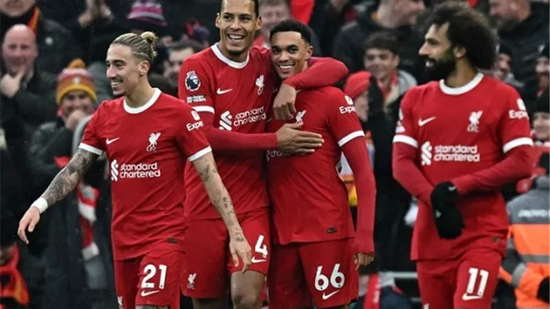 جاكبو ودياز يقودان هجوم ليفربول أمام نوتينجهام