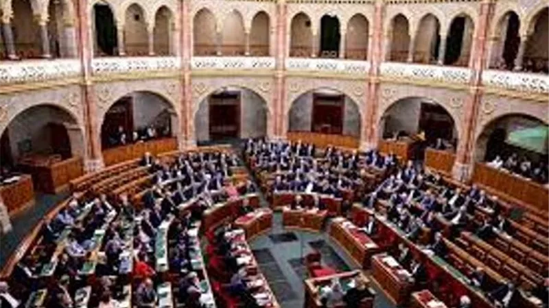 برلمان المجر يوقع على قرار انضمام السويد إلى الناتو