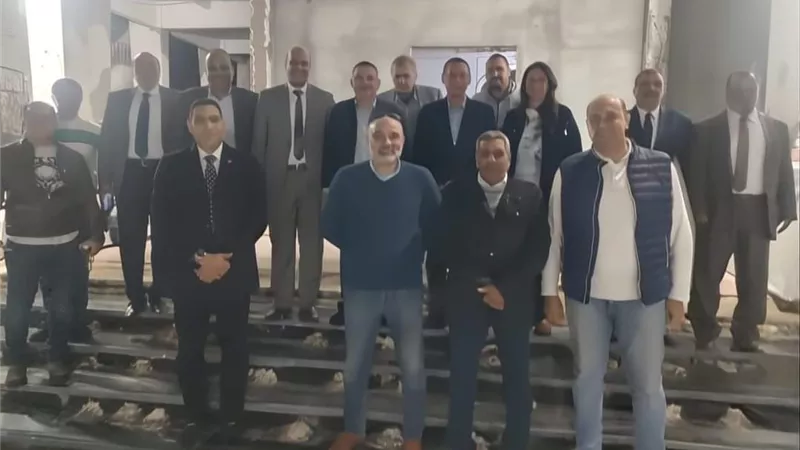 رئيس مجلس الاتحاد المصري للكرة الطائرة في زيارة لنادي المنيا