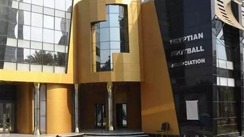 سبب إسناد إدارة نهائي كأس مصر لطاقم تحكيم أجنبي