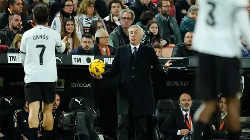 أنشيلوتي عن حكم لقاء ريال مدريد وفالنسيا : هذا لم يحدث لي أبدًا
