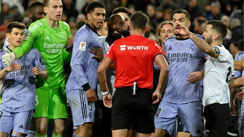 ريال مدريد يقرر الاستئناف ضد طرد جود بيلينجهام أمام فالنسيا