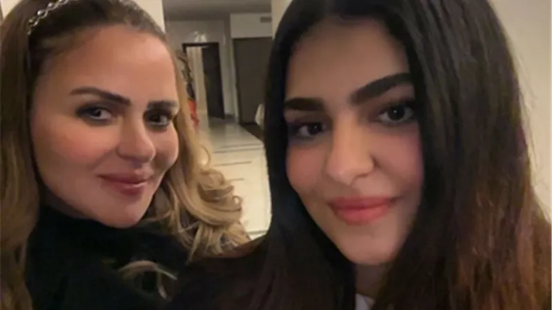 بالفيديو.. احدث ظهور لابنة احمد السقا برفقة والدتها