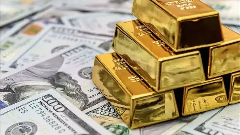 ضربة موجعة للسوق السوداء.. هبوط حاد في أسعار الدولار والذهب