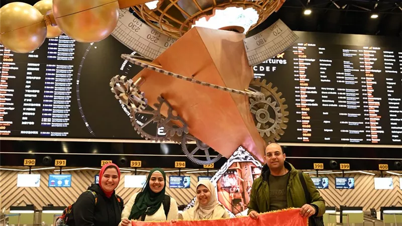 الوفد المصري يصل روسيا للمشاركة بالمهرجان العالمي للشباب