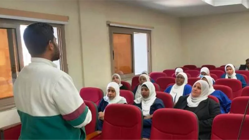 تنظيم ندوات تعريفية لنشر ثقافة السلامة والصحة المهنية فى أسوان