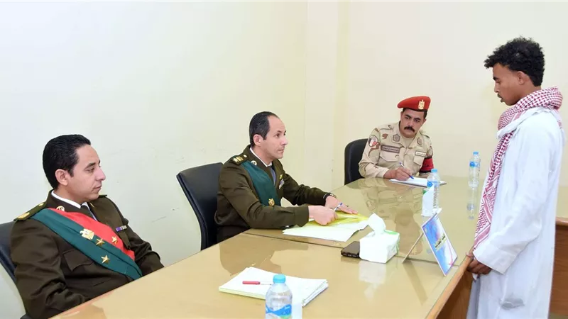 القوات المسلحة تدفع لجنة تجنيدية قضائية لإنهاء المواقف التجنيدية لأبناء حلايب وشلاتين وأبو رماد