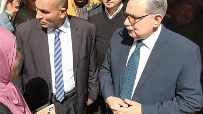 محافظ كفرالشيخ يتفقد معارض 
