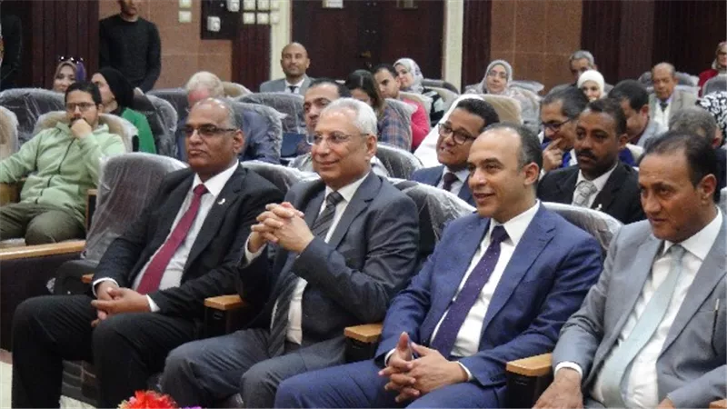 وزير التربية والتعليم يناقش رسالة دكتوراه بجامعة المنيا