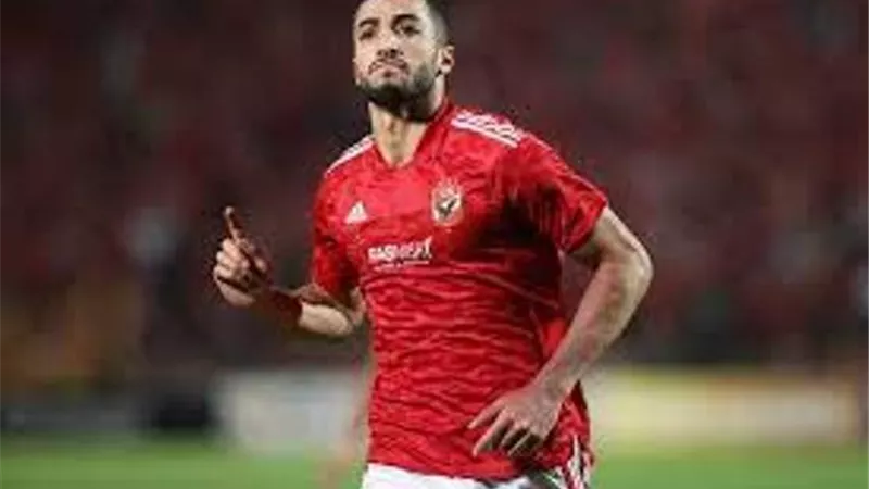 3 أندية أوروبية تتنافس على ضم نجم دفاع الاهلى