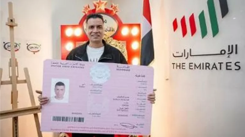 حسن شاكوش يحصل على الاقامة الذهبية فى الامارات
