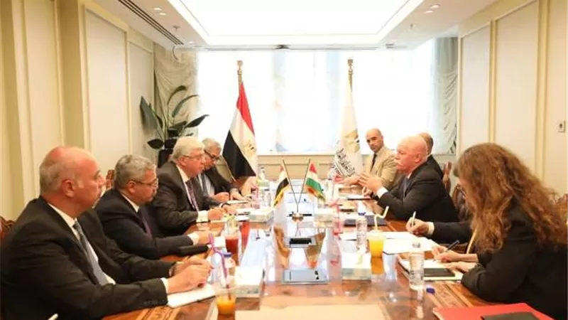 الدرندلى يشهد الجلسة الافتتاحية للمنتدى الأكاديمي العلمى
