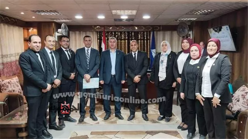 مدير تعليم دمياط يجتمع بمديري مدارس المبادرة الرئاسية