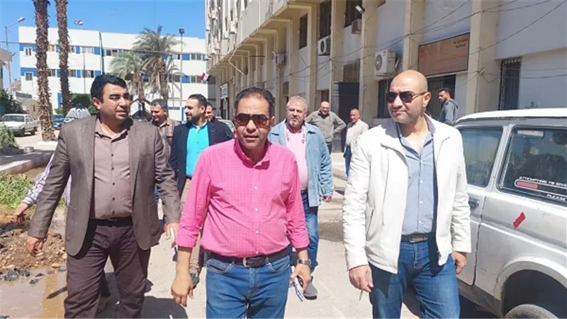 مديرالطب العلاجي بأسيوط يواصل جولاته بتفقد مستشفي الإيمان العام