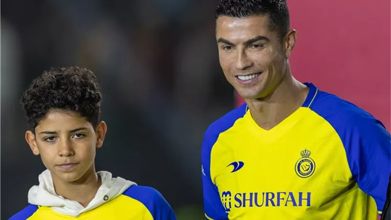 رونالدو يتفاعل مع فوز نجله بالدوري السعودي للبراعم