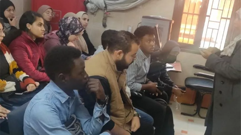 صحة اسيوط تعقد ندوة تثقيفية لطلاب كلية الطب