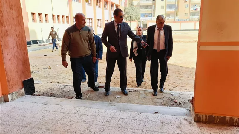 سلومة يتفقد مدرسة يوسف الصديق ( تحت الإنشاء )