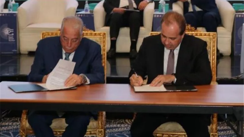 محافظ جنوب سيناء يوقع مذكرة تفاهم مع مجموعة مكسيم للاستثمار