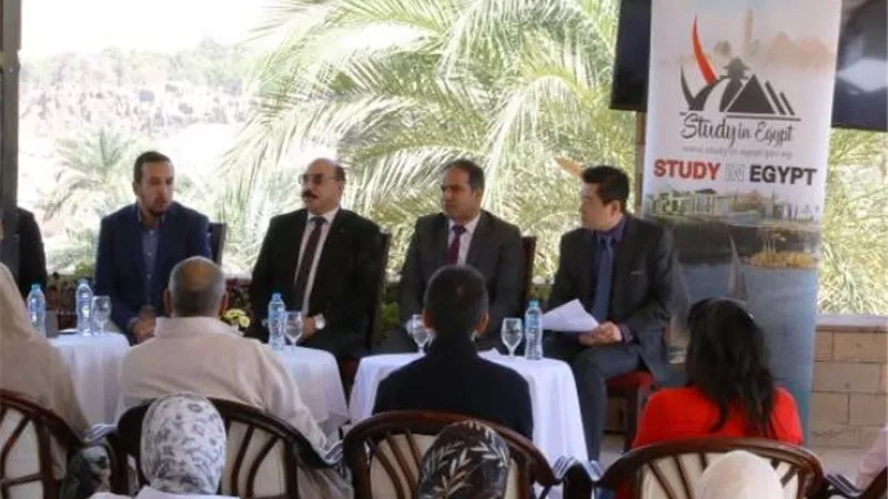 محافظ أسوان يلتقى بوفد جامعتى خوا جونج الصينية وعين شمس