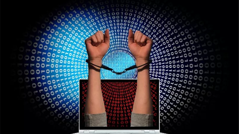 تشويه المواقع بعد اختراقها عقوبة أخرى بخلاف الهاكر