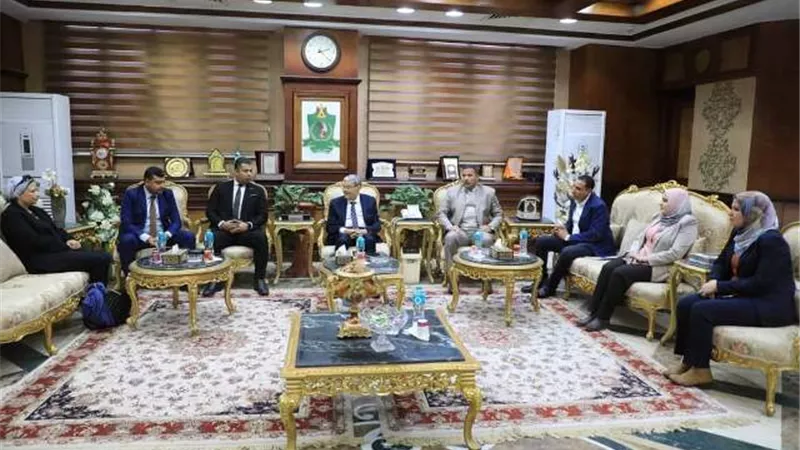 محافظ المنيا يلتقى وفد المجلس القومى لحقوق الإنسان