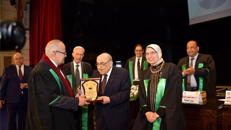 د. الخشت: أنشأنا جامعة القاهرة الدولية كأول جامعة برامج