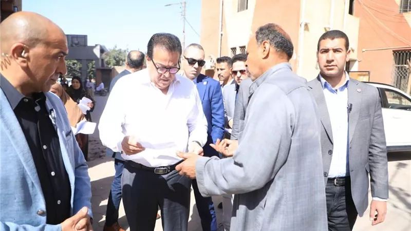 وزير الصحة يوجه بإعادة توزيع العيادات الخارجية لاستيعاب التردد العالي للمواطنيين
