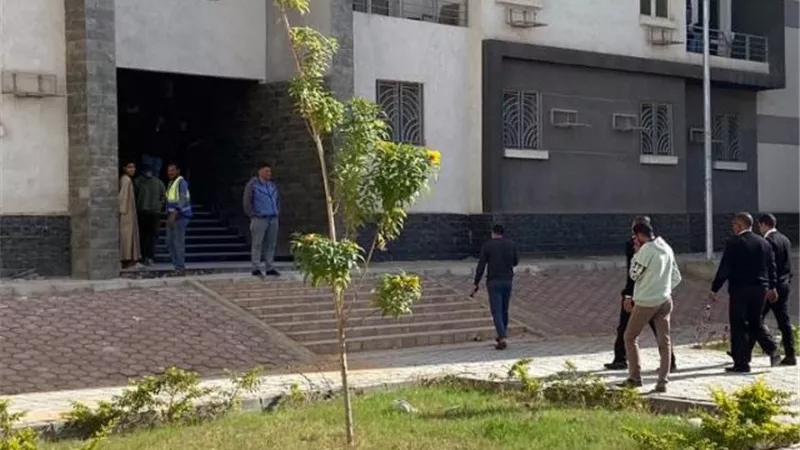 أهالى مدينة الشروق يمسكون بأخطر 