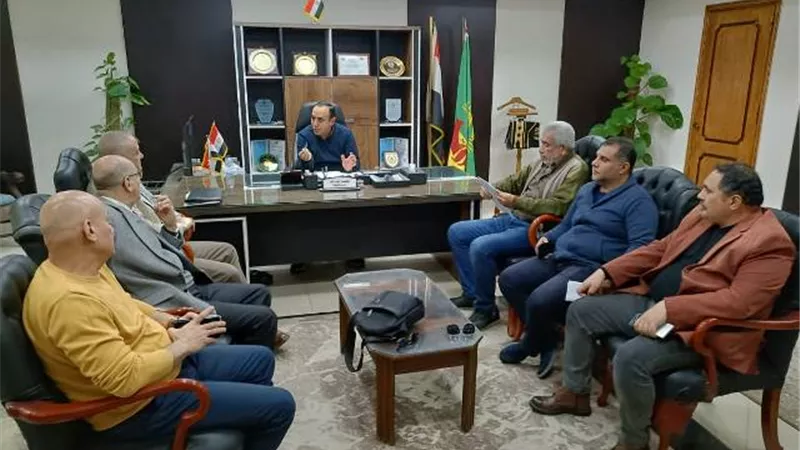 اجتماع هام بين جهاز الشروق وشركة النقل الداخلى والخارجى.. بالصور