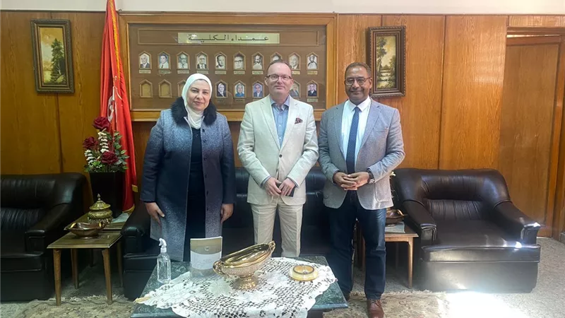 ندوة حول الهندسة المعمارية بألسن عين شمس