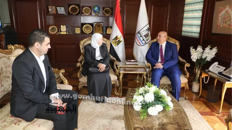 غنيم يبحث مع مسؤولي مؤسسة العربي سبل التعاون في المجالات التنموية