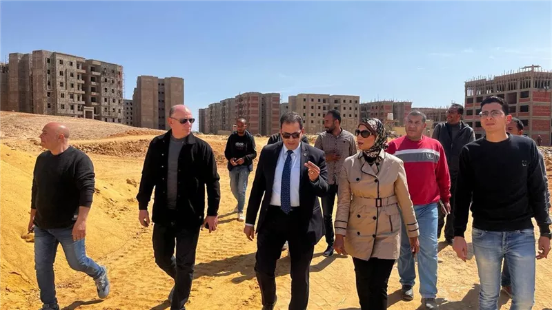 رئيس الجهاز يتفقد مشروعات المرحلة العاجلة بالسويس الجديدة