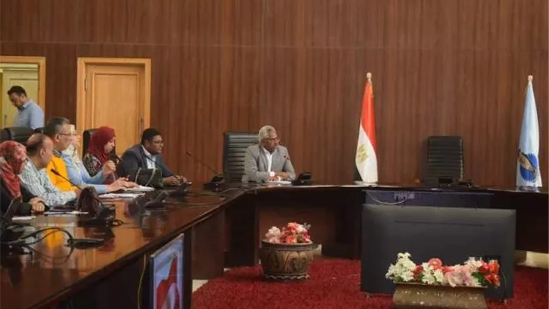 إجتماع سكرتير مساعد محافظة البحر الأحمر ونائب وزير الصحة
