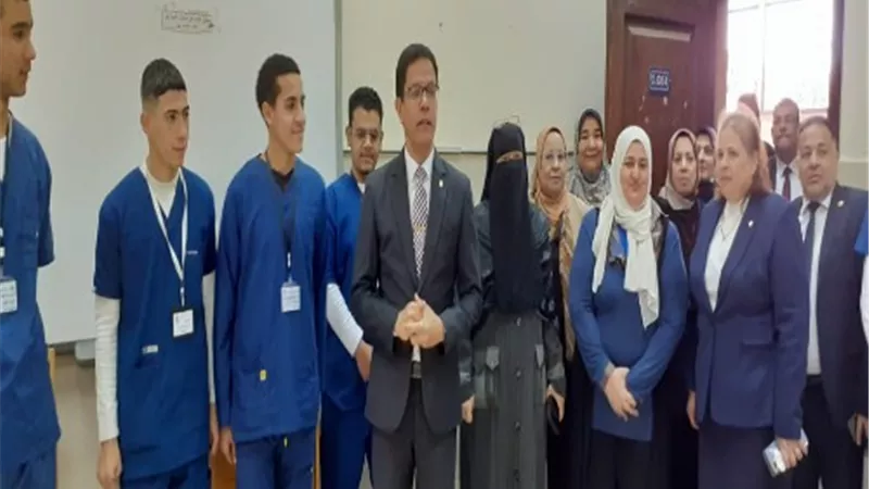 رئيس جامعة بنها يتفقد كليتي التمريض والتربية وعدداً من الإدارات