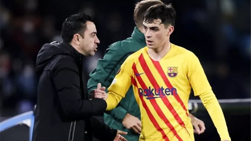 طبيب برشلونة يُعيد الأمل لـ بيدري وتشافي قبل موقعة الكلاسيكو