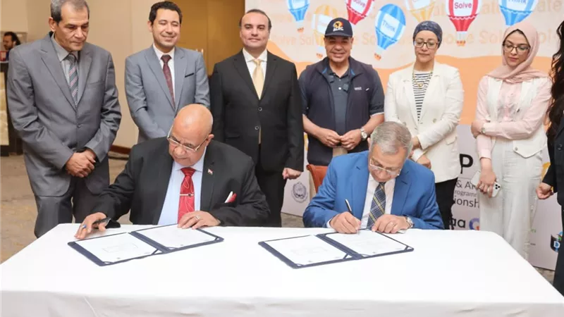 توقيع مذكرة تفاهم بين الاكاديمية العربية وجامعة الأقصر