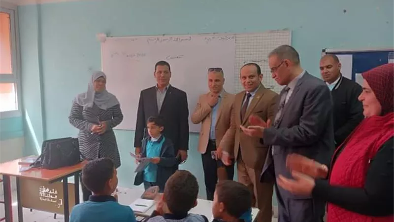 وكيل تعليم البحيرة يتابع انتظام الدراسة بالنوبارية