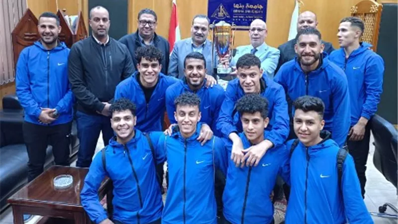 نائب رئيس جامعة بنها يكرم الطلاب الفائزين فى بطولة الدورة العربية