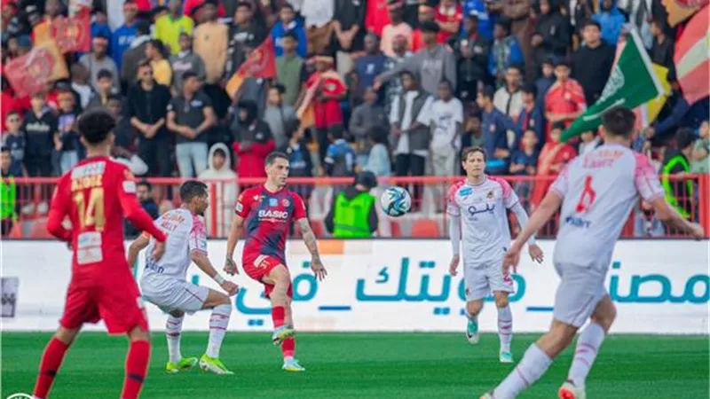 دوري روشن.. ضمك يتقدم على الوحدة بهدف في الشوط الأول