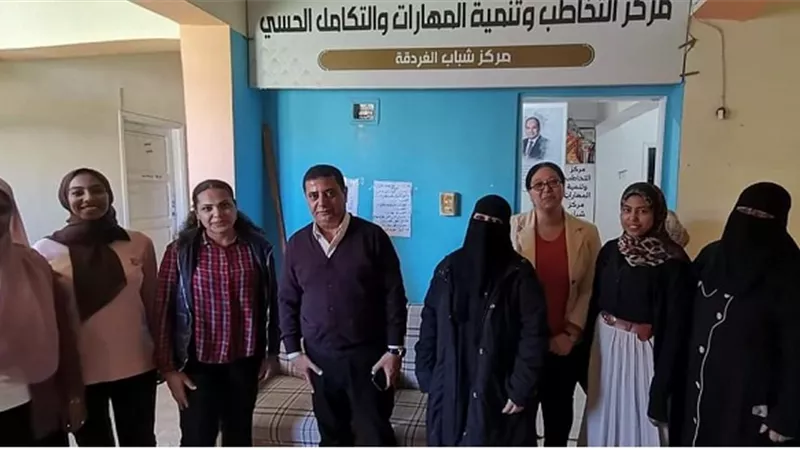 وكيل وزارة الشباب والرياضة بالبحر الأحمر يتفقد مركز شباب الغردقة