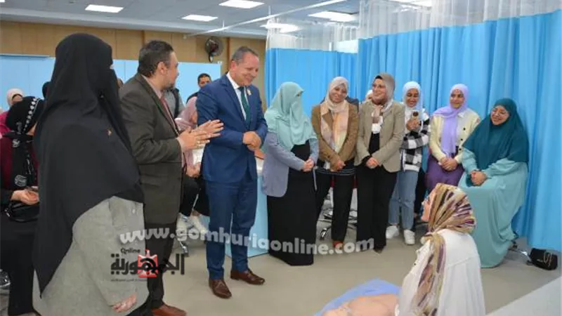 رئيس جامعة دمياط يشهد ورشة عمل بعنوان مبادئ الإسعافات الأولية وال