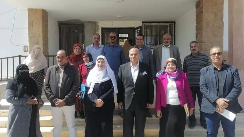 رئيس مدينةمرسى علم يتفقدالمركزالتكنولوجي