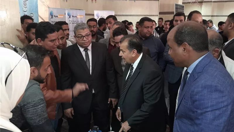 عكاوي يفتتح الملتقى الأول للتدريب والتوظيف للطاقة الشمسية