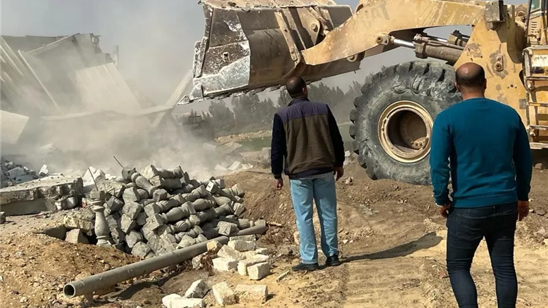 رئيس جهاز ملوى الجديدة: إزالة تعديات عن مساحة 20 فدانا بالمدينة