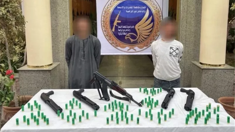 سقوط عنصرين إجراميين يتاجران فى الأسلحة النارية بالقليوبية