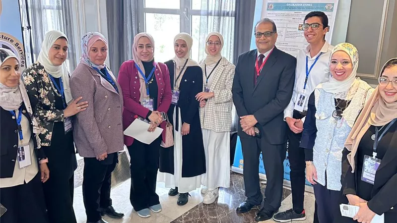 تكريم طلاب جامعة الإسماعيلية الجديدة في مؤتمر الجهاز الهضمي