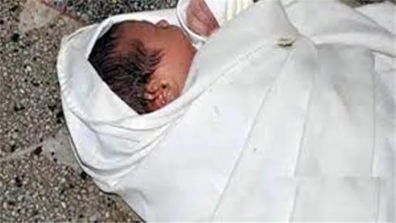 العثور علي طفلة لقيطة بسلم عقار بالدقهلية