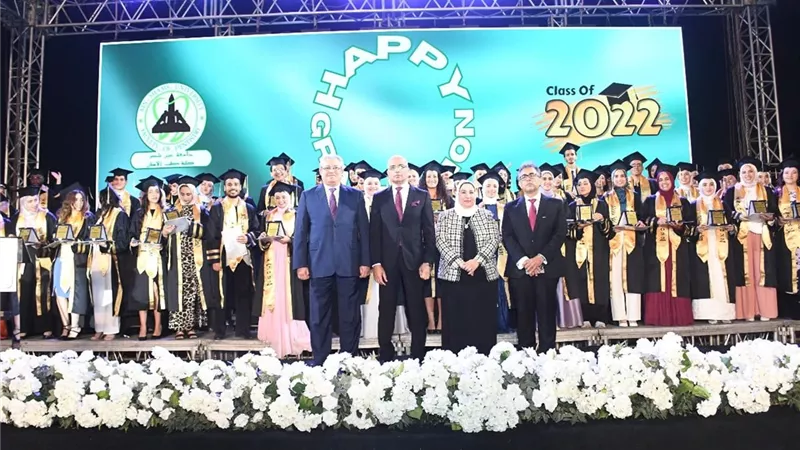 أسنان عين شمس تحتفل بتخريج الدفعة ٢٢